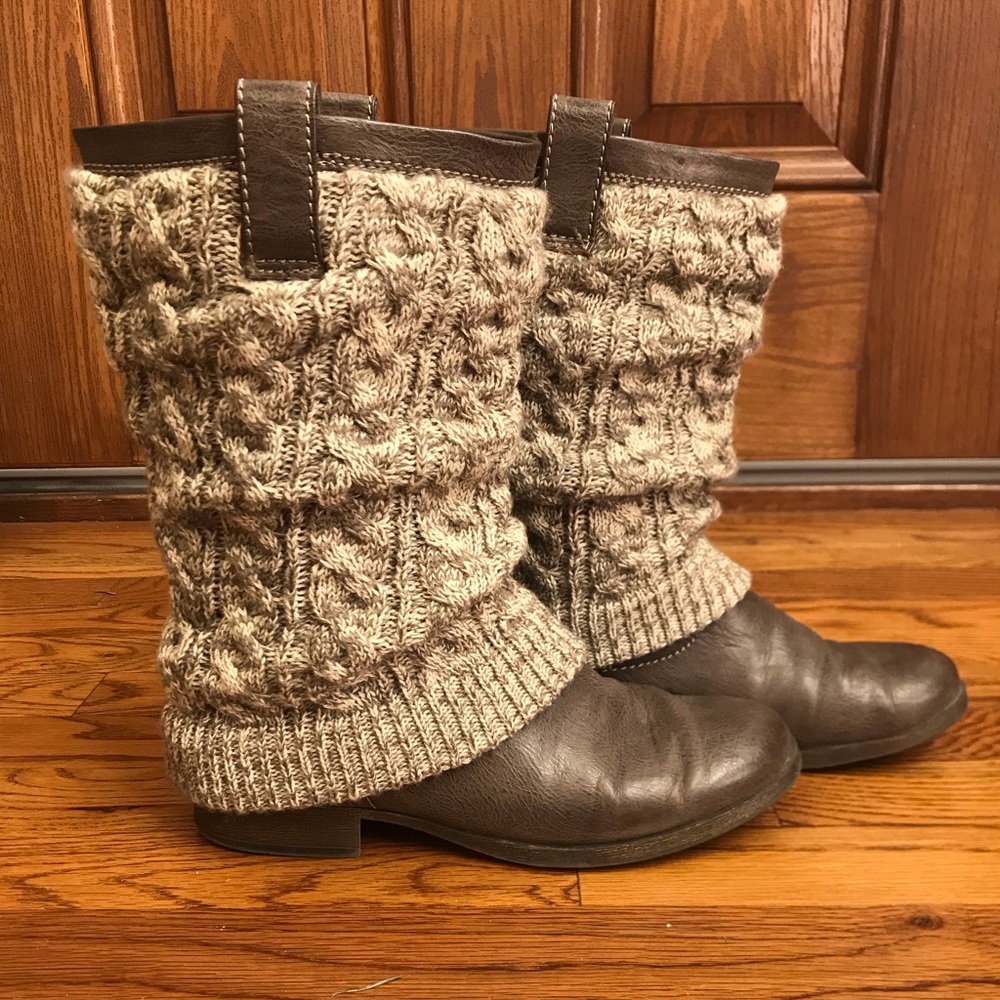 Light brown, size 8, boots
